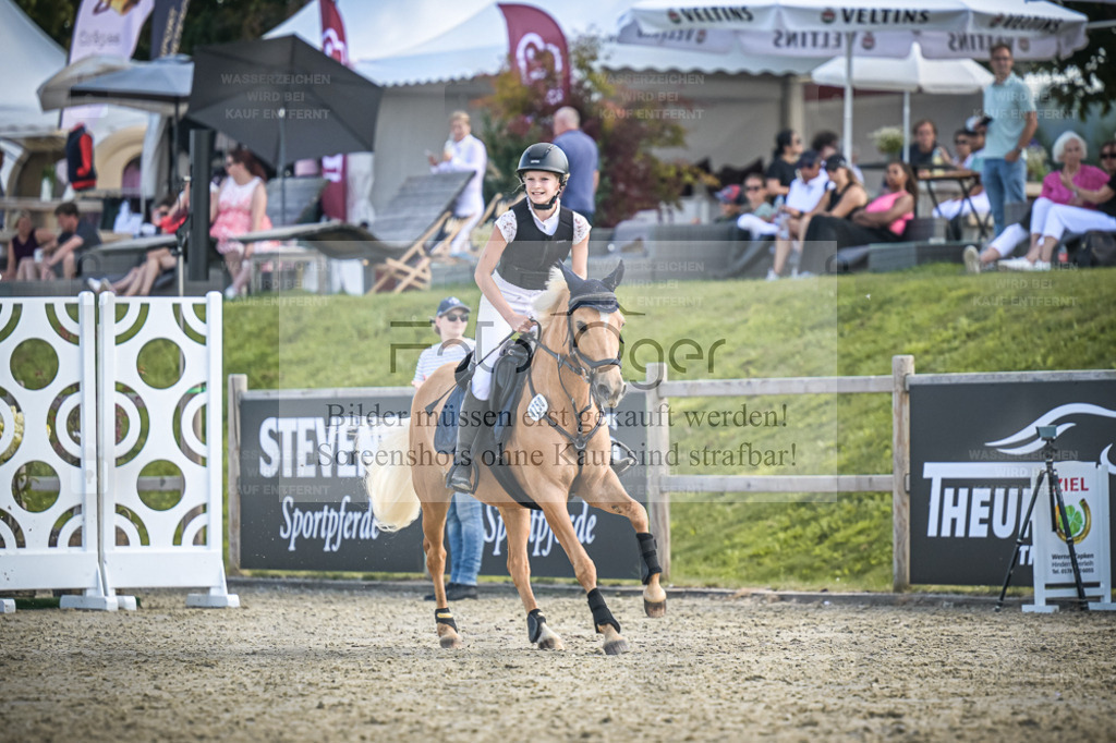 DOS_0856 | Entdecke hochwertige Reitturnierfotos von Foto Oger. Professionell, emotional und authentisch – jetzt Lieblingsmomente im Shop bestellen. - Realisiert mit Pictrs.com