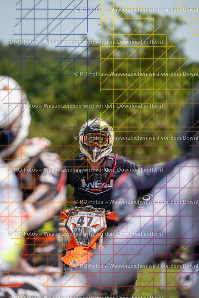 Wolfshausen 5 Lauf -90 | Sportfotografie von RO-Fotos: Motorsport, Motocross, Enduro, Laufveranstaltungen und Triathlon. Professionelle Fotos von Sportlern und Events. - Realisiert mit Pictrs.com