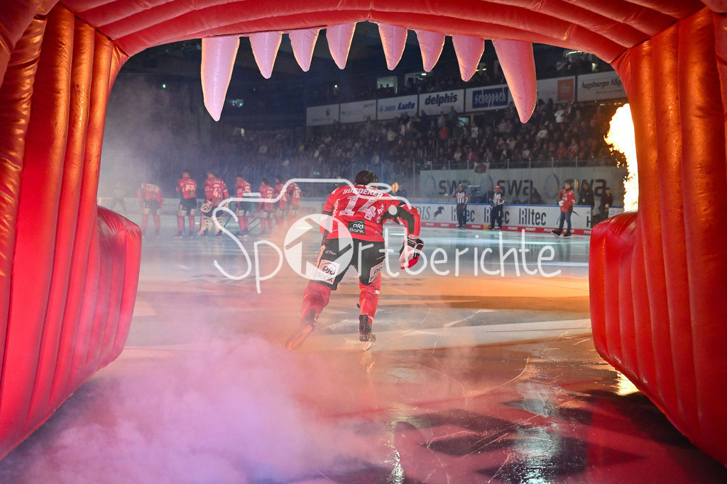 Augsburger Panther - Iserlohn Roosters | Der Einlauf der Augsburger Panther beim Heimspiel gegen Iserlohn - im Bild D. J. BUSDEKER (Augsburger Panther #14) / Penny DEL: Augsburger Panther - Iserlohn Roosters; Curt Frenzel Stadion am 21.09.2025
