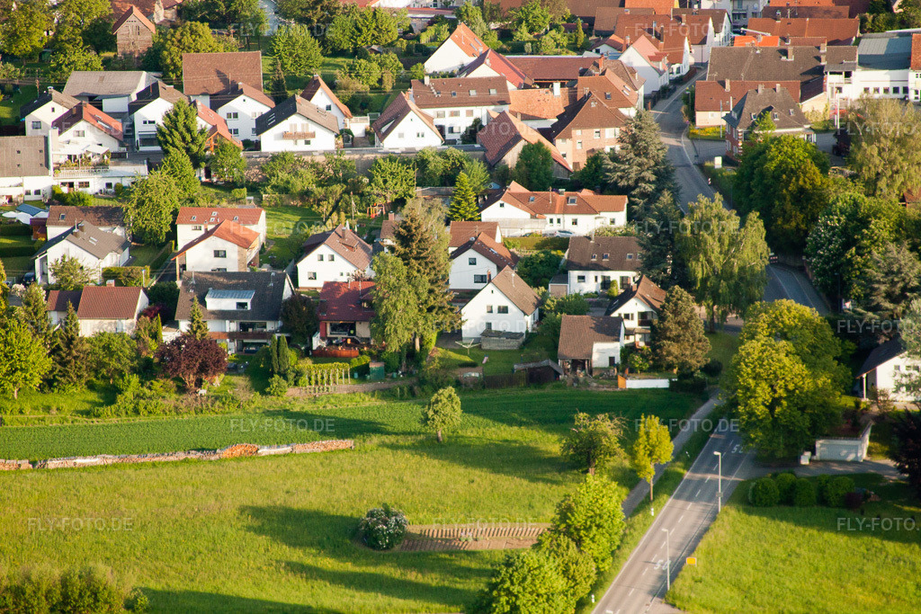 Luftbild: Gerberastraße 4 im Ortsteil Stupferich in Karlsruhe im Bundesland Baden-Württemberg in Deutschland. – Foto: IMG_27495.jpg vom 23.05.2010 durch Werner Riehm/FLY-FOTO.de – Auflösung des Originals: 4752 x 3168 px