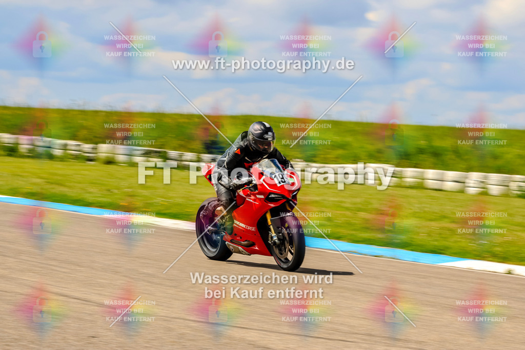 MotoTeam-0642 | Hier findet Ihr Bilder von Touristenfahrten auf der Nürburgring Nordschleife oder von anderen Veranstaltungen die ich besucht habe. Viel Spass beim Durch Schauen 