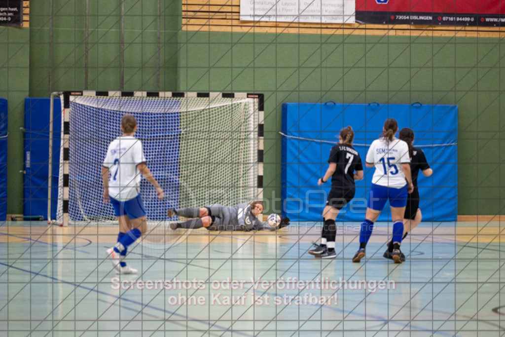 20260110_155152_0166 | SGM Wendlingen-Ötlingen vs. 1.FC Donzdorf II, Spiel um Platz 3Frauen-Hallenbezirksmeisterschaft in der Donzdorfer Lautertalhalle - 10.01.2026,Foto: PhotoPeet-Sportfotografie/Peter Harich