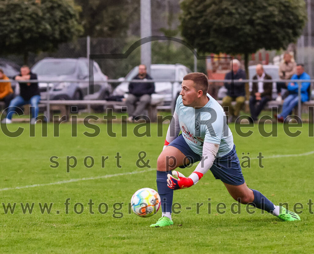 2023-08-04_094_SV_Walpertskirchen_gegen_FC_Finsing | Walpertskirchen, Deutschland, 04.08.2023:
Fußball, Kreisliga 2023 / 2024, 2. Spieltag, SV Walpertskirchen gegen FC Finsing, Endergebnis: 3:3

Torwart Stefan Gröppmaier (SV Walpertskirchen, #1)

Foto: Christian Riedel / fotografie-riedel.net