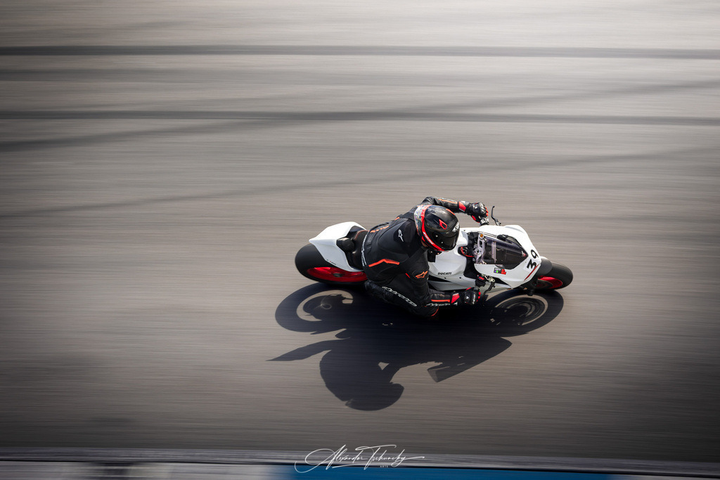 Ducati Trackday Hockenheimring 2026 | Entdecken Sie die faszinierende Welt von Alexander Tschuncky Arts: Kreative Fotografie, atemberaubende Automobilkunst und hochwertiger Bilderdruck. Lassen Sie sich inspirieren! - Realisiert mit Pictrs.com