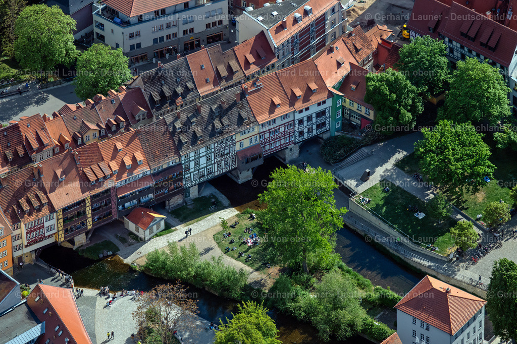 4025671 | ERFURT 06.05.2020 Historische Alte Brücke " Krämerbrücke Erfurt " über die Gera im Ortsteil Altstadt in Erfurt im Bundesland Thüringen, Deutschland. Weiterführende Informationen bei: Krämerbrücke Erfurt,  Landeshauptstadt Erfurt. // Historic Old Bridge " Kraemerbruecke Erfurt " across Gera in the district Altstadt in Erfurt in the state Thuringia, Germany. Further information at: Kraemerbruecke Erfurt,  Landeshauptstadt Erfurt. Foto: Gerhard Launer