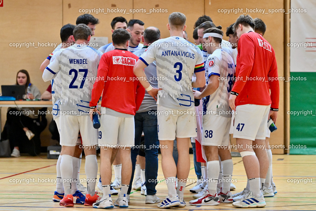 SC Ferlach vs. ALPLA HC Hard | HC Hard Mannschaft, SC Ferlach vs. ALPLA HC Hard, SC Ferlach vs. ALPLA HC Hard am 05.04.2025 in Ferlach (Ballspielhalle Ferlach), Austria, (Photo by Bernd Stefan)