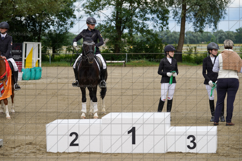 20240630-FAH02472 | Turnierbilder Schwabmünchen, Dressurbilder, Springreitturnier, Reitsportbilder, Turnierfotografen Bayern, Turnierfotograf