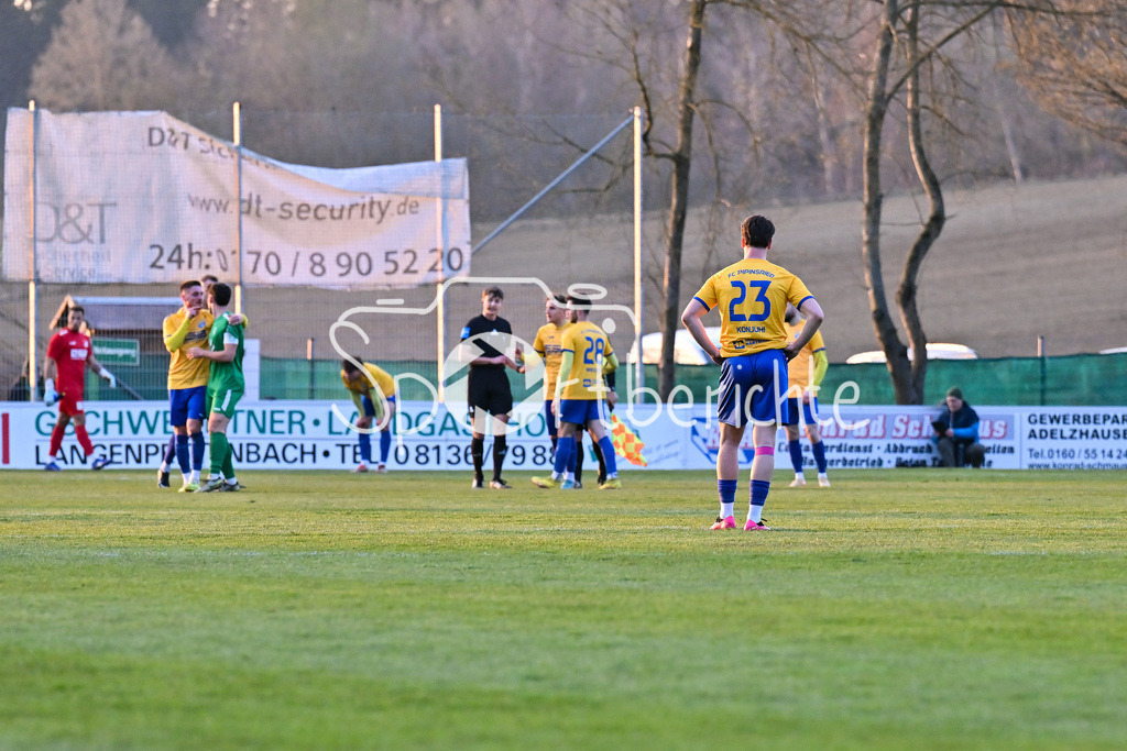 FC Pipinsried - FC Gundelfingen | Professionelle Sportfotos aus den Bereichen Fußball, Eishockey, Handball und vieles mehr. Ob Sieg oder Niederlage