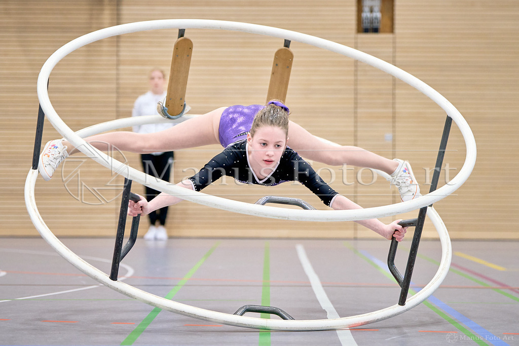 B-DSC04603 | Professionelle Sportfotografie in Hamburg, Schleswig-Holstein und Niedersachsen – spezialisiert auf Rhönrad, Geräteturnen, Leistungsturnen und rhythmische Sportgymnastik. Bundesweite Begleitung von Rhönrad-Events. Jetzt Sport-Fotos - Realisiert mit Pictrs.com