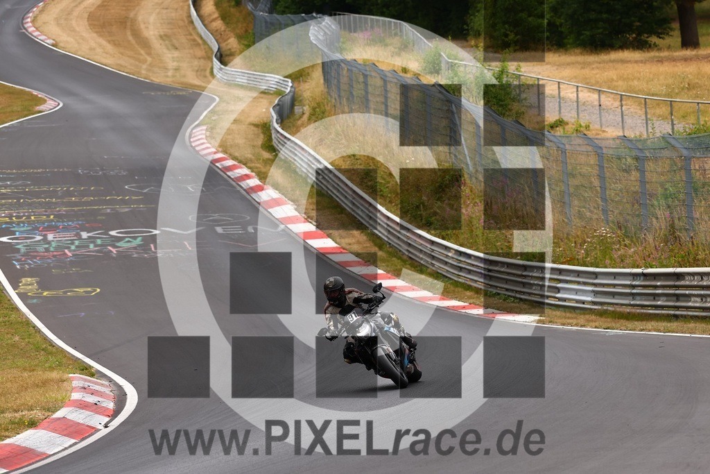 0091-20260722_02438 | Schöne Erinnerungen an spannende Momente - das festzuhalten ist unser Job. PIXELrace.de ist seit 2003 auf den Rennstrecken Europas unterwegs um die Action draußen beim Fahren und die wunderbare Stimmung imm Fahrerlager für euch einzufangen.