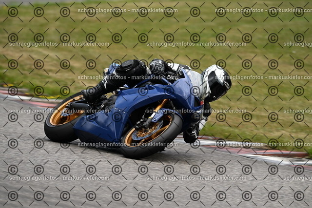 25bt02-0493 | markuskiefer.com - Realisiert mit Pictrs.com