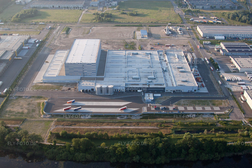 Luftbild: Wörth am Rhein, Industriegebiet Oberwald in Wörth am Rhein im Bundesland Rheinland-Pfalz in Deutschland. Foto: IMG_64836.jpg vom 18.05.2014 durch Werner Riehm/FLY-FOTO.de