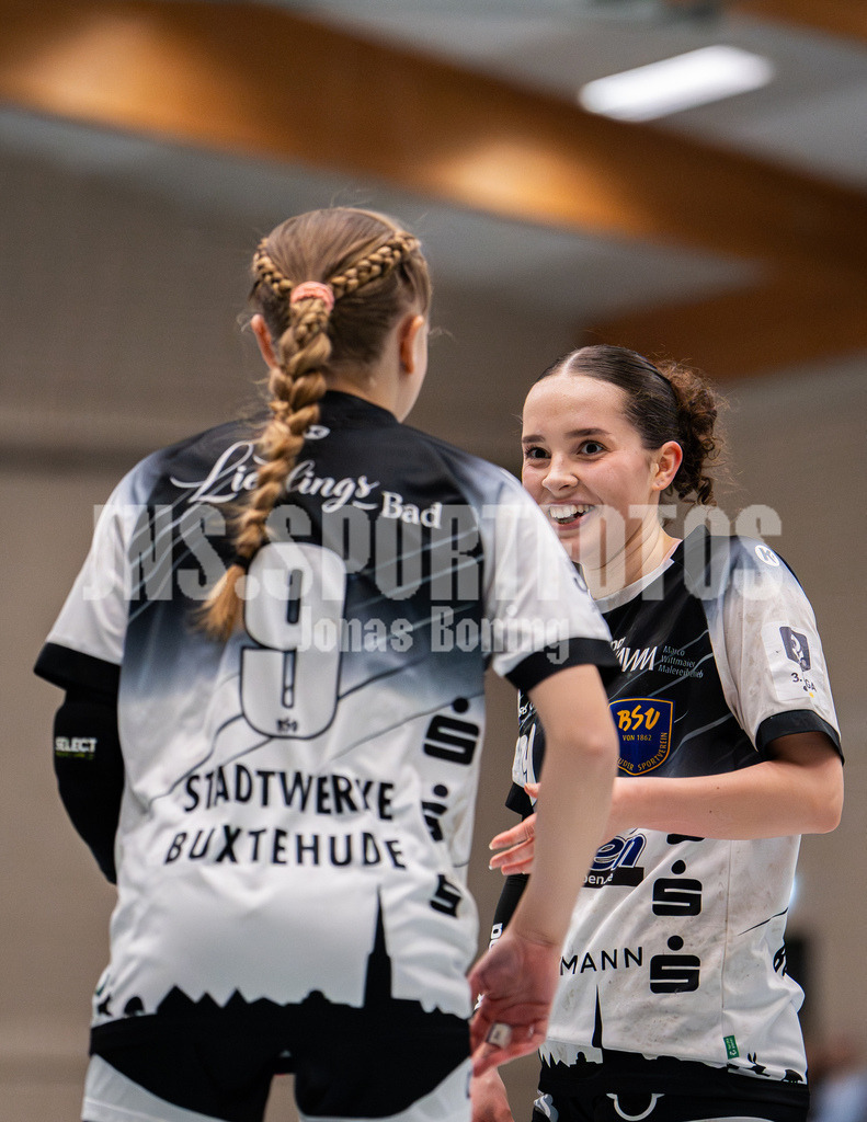 Handball I Frauen I Saison 2025-2026 I 3. Liga Staffel Nord I 13. Spieltag I SC SFN Vechta -Buxtehuder SV II-39 | Pia Pöttker (9, Buxtehuder SV II) - Realisiert mit Pictrs.com