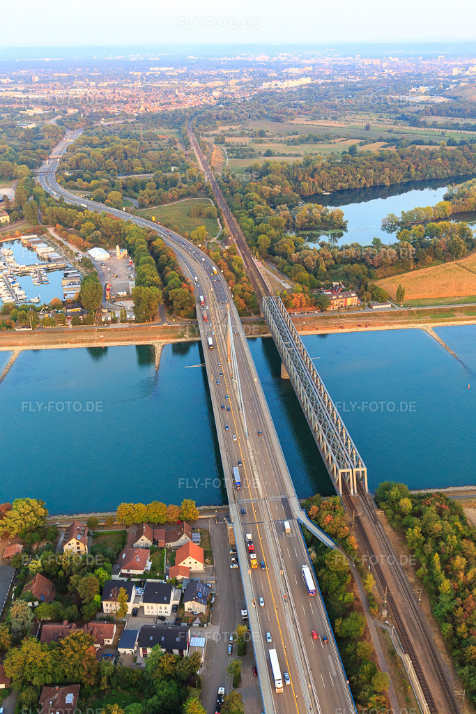 Luftbild: Rheinbrücken im Ortsteil Maximiliansau in Wörth im Bundesland Rheinland-Pfalz in Deutschland. Foto: IMG_110782.jpg vom 05.09.2018 durch Werner Riehm/FLY-FOTO.de
