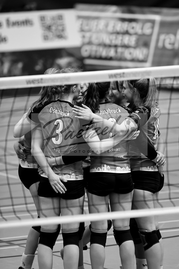 VCOBWA20211106_121 | Volleyball, Frauen:   bei dem Spiel der 3. Liga West zwischen VC Osnabrueck und SV BW Aasee in der Schlosswallhalle am 06.11.2021 in Osnabrueck, Deutschland. - Realisiert mit Pictrs.com