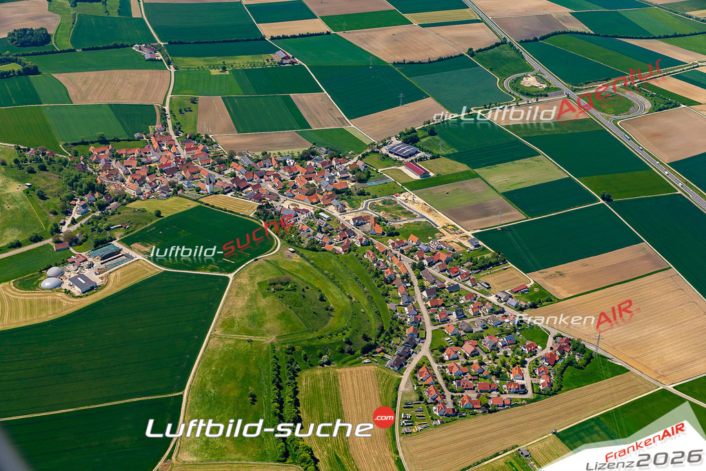Die Luftaufnahme Großsorheim - Harburg wurde 2021 mittels Flugzeug (keine Drohne) erstellt. Hohe Auflösung -für große Poster und Wandbilder geeignet!