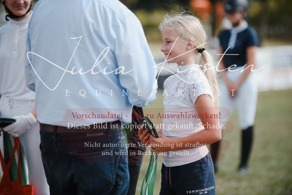 DSC_5563 | Pferde- und Turnierfotografie in Westsachsen. Pferdeportraits, Auftragszeichnungen und intuitive Kunst.