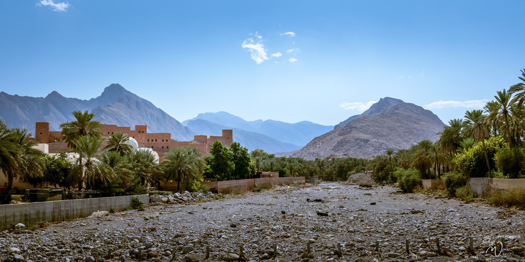Ain Al Thawarah bei Nakhal, Oman | Herzlich willkommen auf meiner Seite! Ich bin Elke Wallnisch, Deine Fotografin für lichtstarke Momente. Der Name steht für alles, was mich mit der Fotografie verbindet: Das Licht und seine machtvolle Wirkung auf eine Situation oder unsere Stimmung - Realisiert mit Pictrs.com