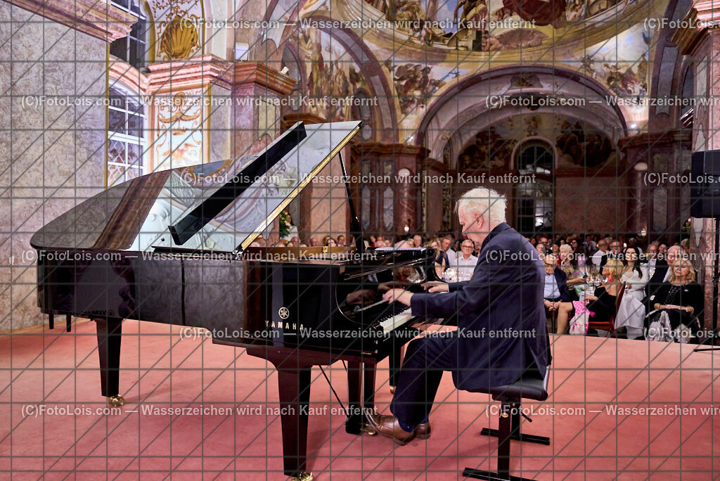 ALP0157_XXXX-Chopin-Festival_Nocturno_Olejniczak Janusz | (C)FotoLois.com, Alois Spandl. XXXX. Chopin-Festival in der Kartause Gaming, 'NOCTURNO' - nächtliches Konzert bei Kerzenlicht in der Barockbibliothek, Sa 17. August 2024.