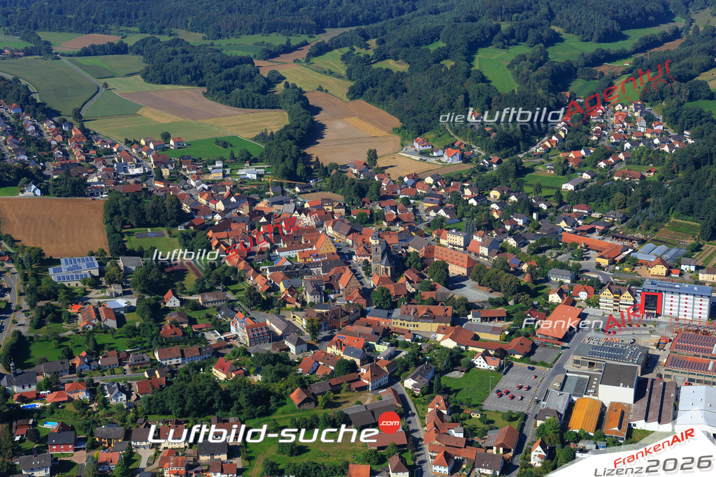 Die Luftaufnahme der Stadt Weismain wurde vom UL-Flugzeug heraus erstellt ( keine Drohne )- hohe Auflösung für beste Qualität