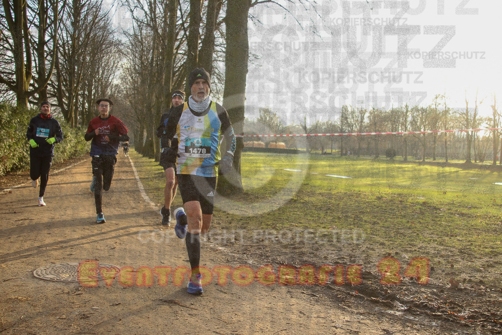241231_1014_EV4_3537 | Sportfotografie im Rhein-Sieg Kreis, Köln, Bonn, NRW, Rheinland Pfalz, Hessen, etc. Unser Tätigkeitsfeld umfasst den Laufsport vom Volkslauf über den Marathon, Duathlon, Triathon bis zum Ultralauf wie Kölnpfad Ultra oder Schindertrail.