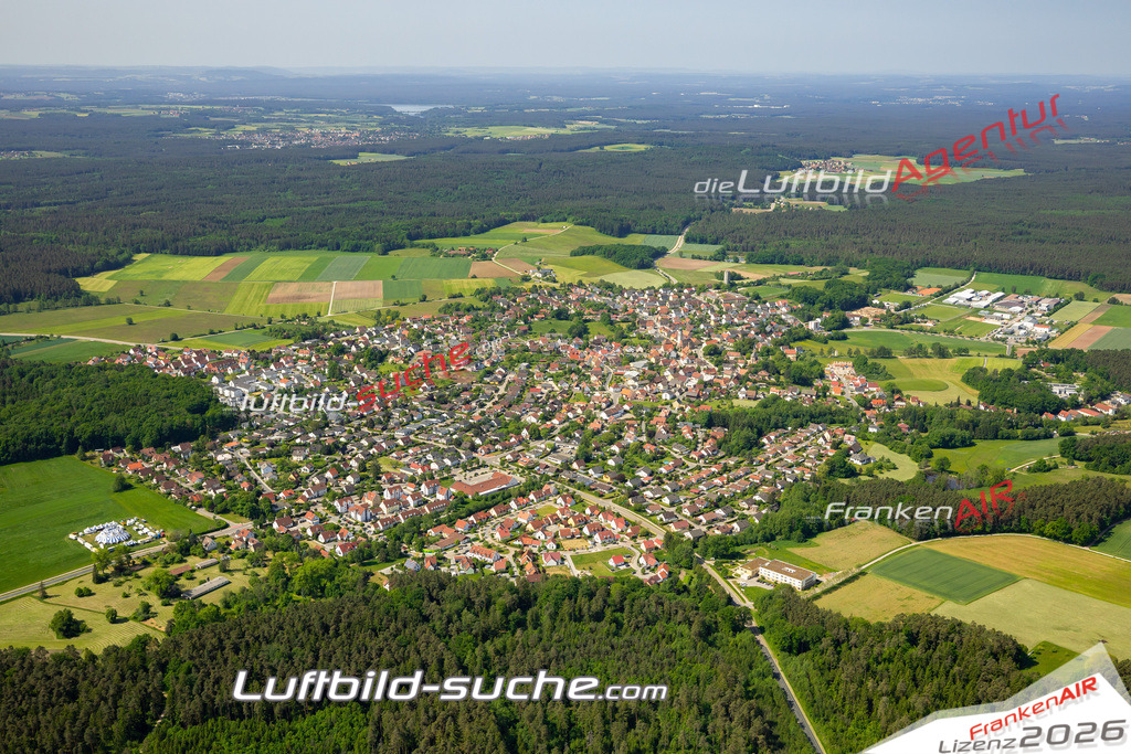 Das Luftbild zeigt  Pyrbaum - Die Luftaufnahme wurde 2023 vom UL-Flugzeug aus erstellt ( keine Drohne ) - Hochauflösende Luftaufnahme - Für grossformatige Ausdrucke geeignet. Die Geschenkidee !Mit Lizenz und Bildrechte bestellbar
