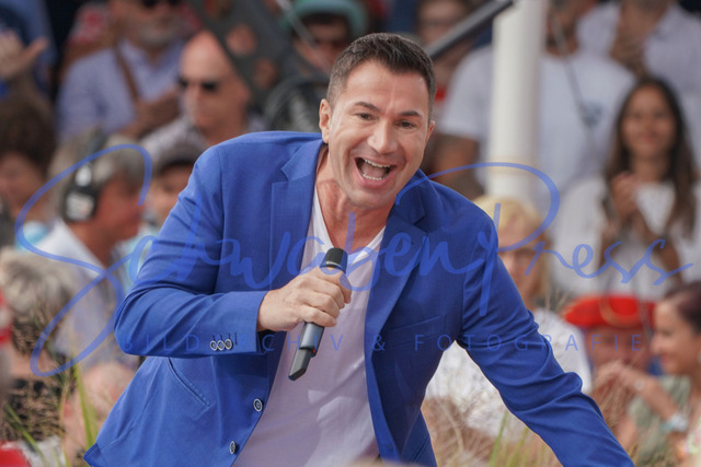 DSC01564 | Lucas Cordalis - Immer wieder sonntags, Folge 11
Stimmung und Emotionen bei der vorletzten Sendung, vor etwa 2500 Besuchrn. 
Deutschland, Rust, Europapark, 28.08.2022