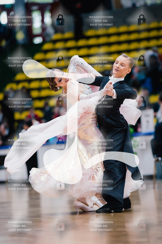 Hessen Tanzt WDSF Open Junior II Standard 5th (217) Vitalii Karnaukhov _ Elizaveta Beloedova (TC Rot-Weiß Leipzig)-2025-05-17-7627 | Webshop for digital downloads and prints of dance sport, event & show photographer Julian Link - Realisiert mit Pictrs.com