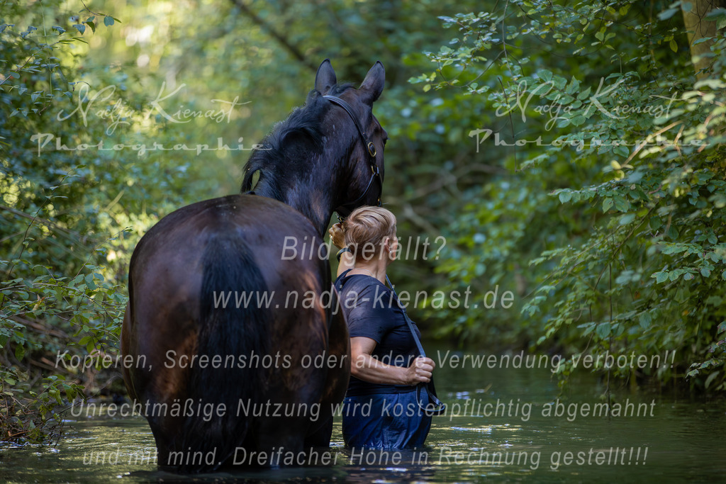 Auswahl_Photographie_Nadja_Kienast__F6A6112-Verbessert-RR | Ich biete Ihnen einzigartige und individuelle Fotoshootings mit Ihren Tieren.
In individuellen Coachings lernen Sie, wie sie von Ihrem Pferd, Ihrer Katze, Ihrem Hund oder einfach Ihrem persönlichen Lieblingstier eindrucksvolle Fotos machen können.