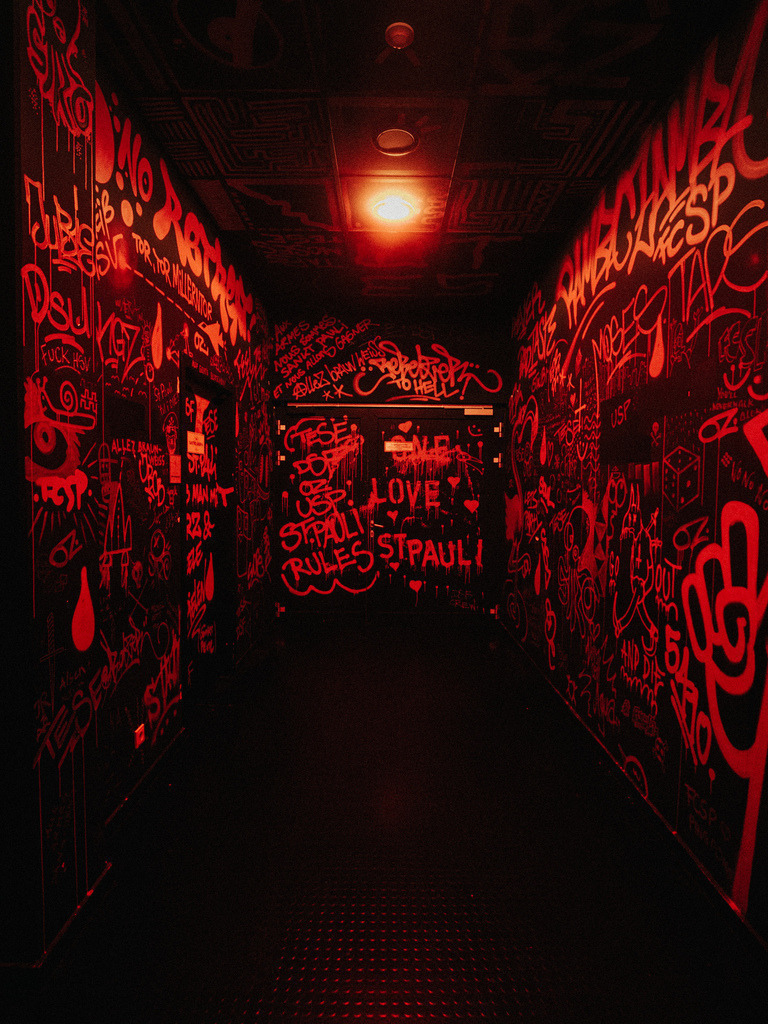 _DSC6920 | Der offizielle Shop für FC St. Pauli Fotos. Wähle aus Spielszenen & Fanmomenten dein FCSP Wunschformat. Wir liefern Millerntor-Atmosphäre.