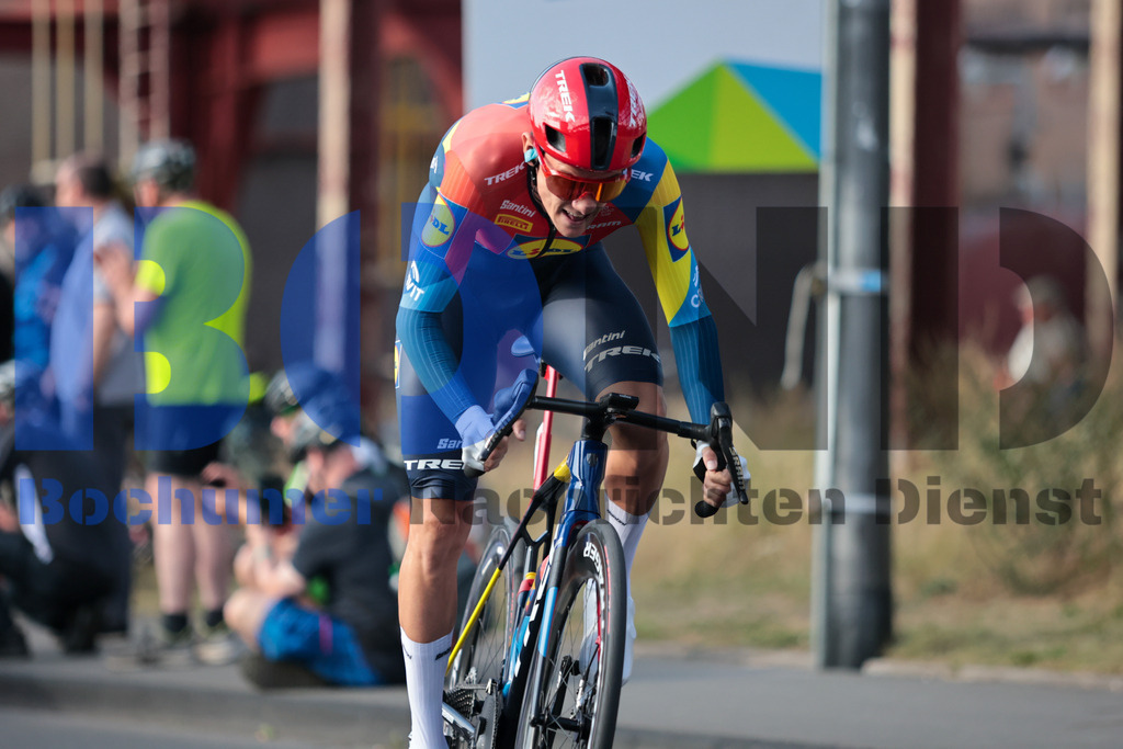 SES_DEUTOU20250820-160 | bond - Realisiert mit Pictrs.com