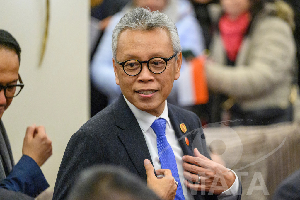 _DWA5519 | Welcoming Jokowi Widodo's arrival by the Indonesian people at Kastens Luisenhof Hotel in the context of the opening of Hannover Messe with Indonesia as Country Partner. Hannover, 15.04.2023 - Realisiert mit Pictrs.com