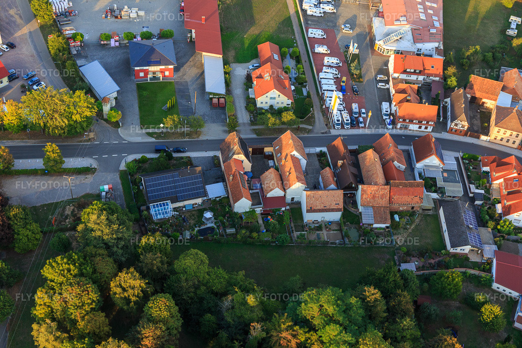 Luftbild: B427 / Saarstr in Minfeld im Bundesland Rheinland-Pfalz in Deutschland. Foto: IMG_111869.jpg vom 16.09.2018 durch Werner Riehm/FLY-FOTO.de