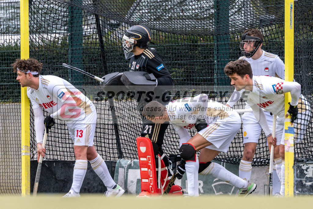 SFE_20230415_0242 | Deutsche Meisterschaft Männliche U16 Halle 2023 am 15.04.2023 in Düsseldorf (Düsseldorfer Hockeyclub 1905 e.V.), Photo: Stephan Fehrmann 2022 (Sports-Gallery),Vincent Vanach ( Torwart Rot-Weiss Köln #21 )