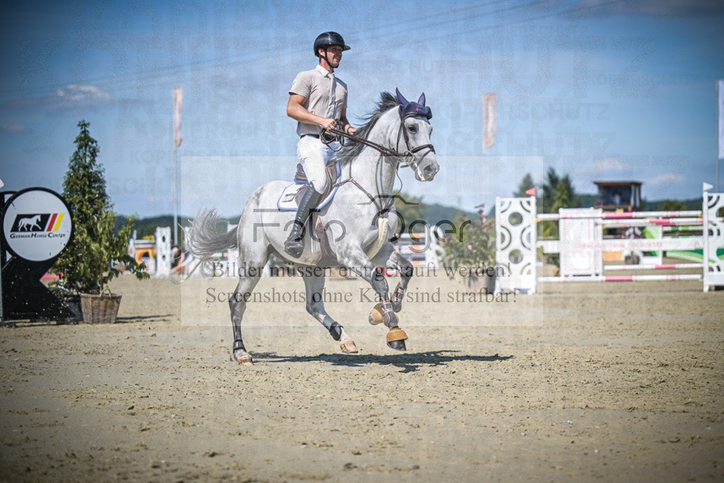 DOS_3560 | Entdecke hochwertige Reitturnierfotos von Foto Oger. Professionell, emotional und authentisch – jetzt Lieblingsmomente im Shop bestellen.Deutschlandweite Turnierfotografie. - Realisiert mit Pictrs.com