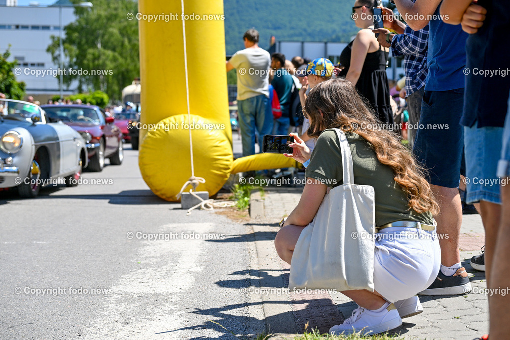 Slowakei_ Povazska Bystrica_ Veteran Tour Manin_ 14.06.2025-204 | 14.06.2025, Slowakei, SVK, Trenciansky kraj, Povazska Bystrica, im Bild Oldtimer Klub, Historische Fahrzeuge, Veteran Tour Manin, Auto, Alt, Besucher, Menschen, Feature, Symbolbild
