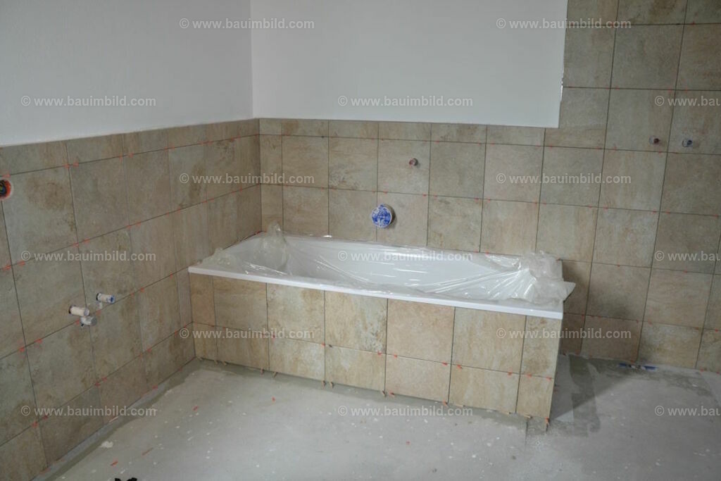 bib-lg21-fliesenlegerarbeiten-0050 | Nach LV-Leistungsgruppen sortierte Detailfotos über den Bau eines Hauses. Alle Hausbau-Bilder direkt vom Urheber und Autor der Website Haus-Selber-Bauen.com
