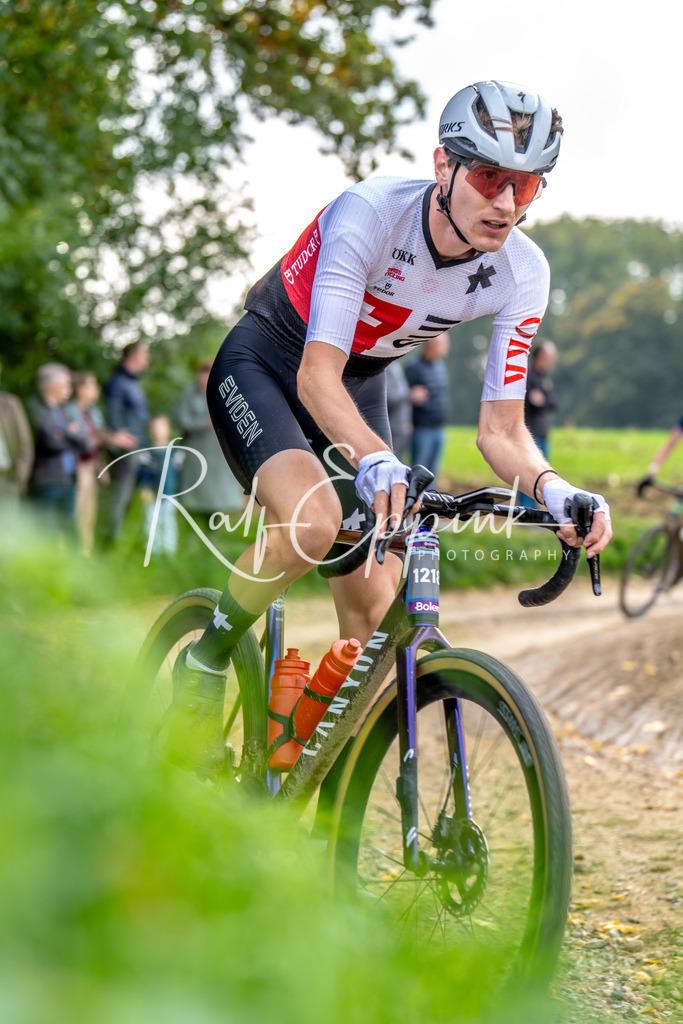 Ralf Eppink Photography 20251012_DSC03345 | Sportfotografie, Eventfotografie, Porträtfotografie, Radsport Fotograf, Triathlon Fotograf, Düsseldorf Fotograf, Köln Fotograf, Actionfotografie, Teamfotografie, Peoplefotografie, Business Portraits, Veranstaltungsfotografie, Reportagefotografie - Realisiert mit Pictrs.com