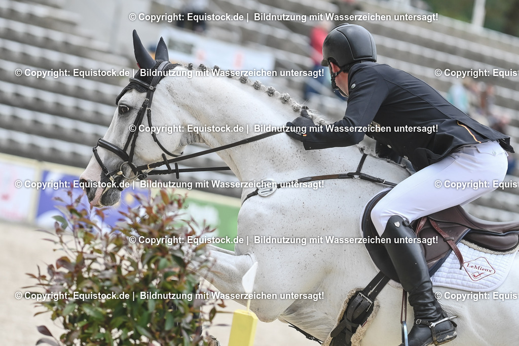 20230514_CCI4_Springen_0292 | equistock