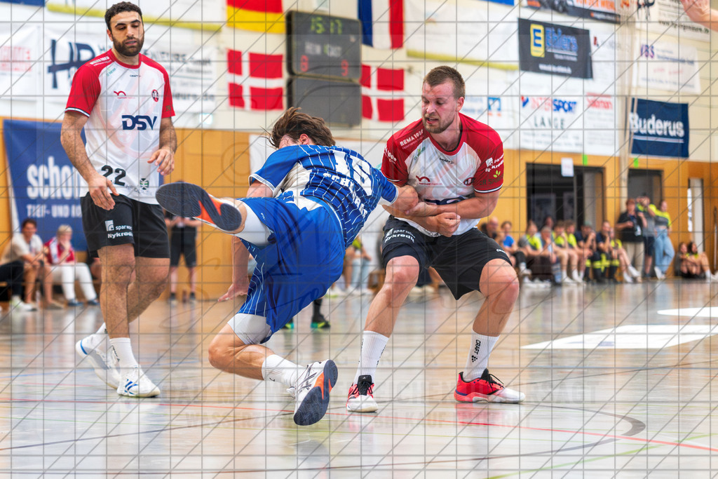 IHC 2026 - VfL Gummersbach vs. HØJ Elite | Miro Schluroff (VfL Gummersbach #15); IHC 2026 - VfL Gummersbach vs. HØJ Elite am 08.08.26 in Sporthalle KGS, Schneverdingen - Realisiert mit Pictrs.com
