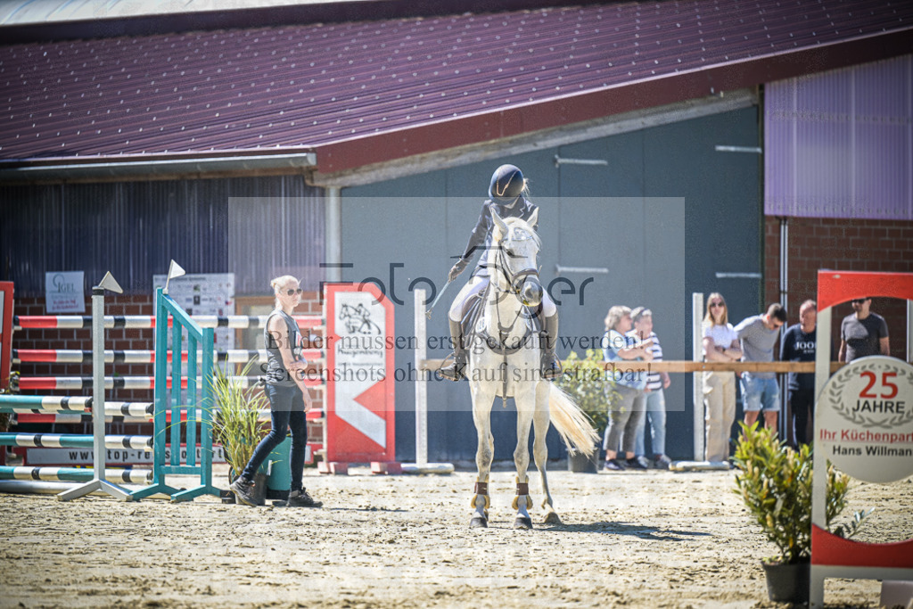 DOS_0024 | Entdecke hochwertige Reitturnierfotos von Foto Oger. Professionell, emotional und authentisch – jetzt Lieblingsmomente im Shop bestellen.Deutschlandweite Turnierfotografie. - Realisiert mit Pictrs.com