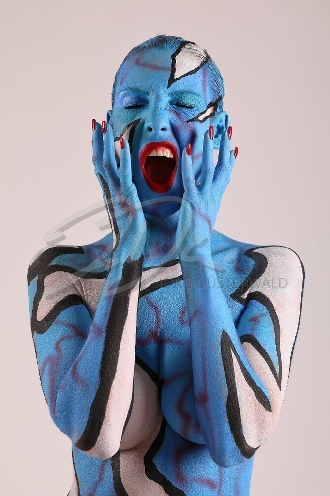 Bodypainting-LIGHTBLUE_0392a2 | #015 | Modell: Karo | Foto: Andreas Meier - Realisiert mit Pictrs.com