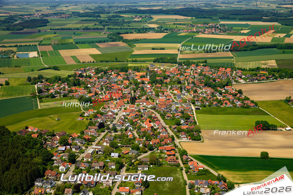 Das Luftbild zeigt  Geltendorf - Die Luftaufnahme wurde 2023 vom UL-Flugzeug aus erstellt ( keine Drohne ) - Hochauflösende Luftaufnahme - Für grossformatige Ausdrucke geeignet. Die Geschenkidee !Mit Lizenz und Bildrechte bestellbar