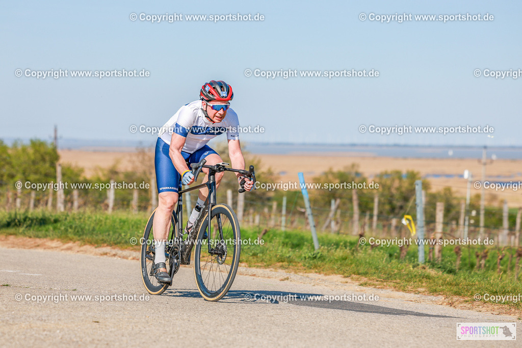 689_AR6_8272 | Neusiedlersee Radmarathon 2026@sportshot_your_pictrs #yourpictures#roadtowm2029 #nrm #neusiedlerseeradmarathon #neusiedlersee #neusiedlerseetourismus #burgenland #mörbisch #nrm26 #burgenlandtourismus #voglundco #poweredbyburgenlandtourismus #radsport #rad #marathon #ucigranfondo #visitburgenland #ucigranfondoworldseries