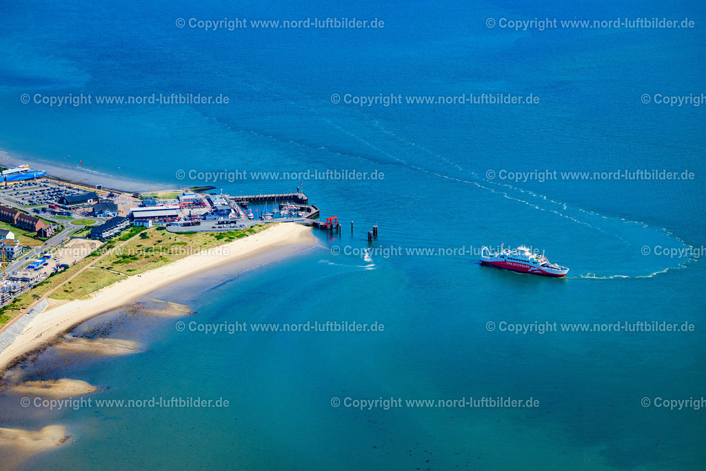 Sylt_List_Hafen_FRS_Fähre_ELS_3595130825 | LIST 13.08.2025 Schiff der FRS Syltfähre zwischen in List und Römö auf Sylt im Bundesland Schleswig-Holstein, Deutschland. // Ship of the FRS Sylt ferry between List and Roemoe on Sylt in the federal state of Schleswig-Holstein, Germany. Foto: Martin Elsen