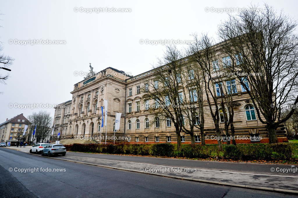 Deutschland_ Bayern_ Wuerzburg_ 23.01.2025-59 | 23.01.2025, Deutschland, GER, Bayern, Wuerzburg im Bild Themenbild, Stadtansichten, Neue Universitaet Wuerzburg, Uni, Campus, Gebaeude, Haus, Lernen, Studieren, Professoren, Studenten, Abschluss, Studium, Sanderuni, Hauptgebaeude der Julius-Maximilians-Universitaet, Wirtschaftswissenschaftliche Fakultaet, Universitaetsleitung