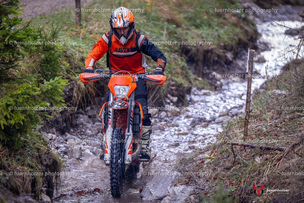 fuernholzer_241026-C2-144 | Fotografische Impressionen von der Red Stag Enduro Extreme by fuernholzer-photography.com. Endurosport in Österreich fotografisch festgehalten von fuernholzer. Auftragsfotografie für Private, Gewerbefotos und Industriefotografie. Eventfotografie, Sportfotografie und Motorsportfotografie. Anbieter von Fotoworkshops, Fototraining, fotografischen Vorträgen und Fotoseminaren.