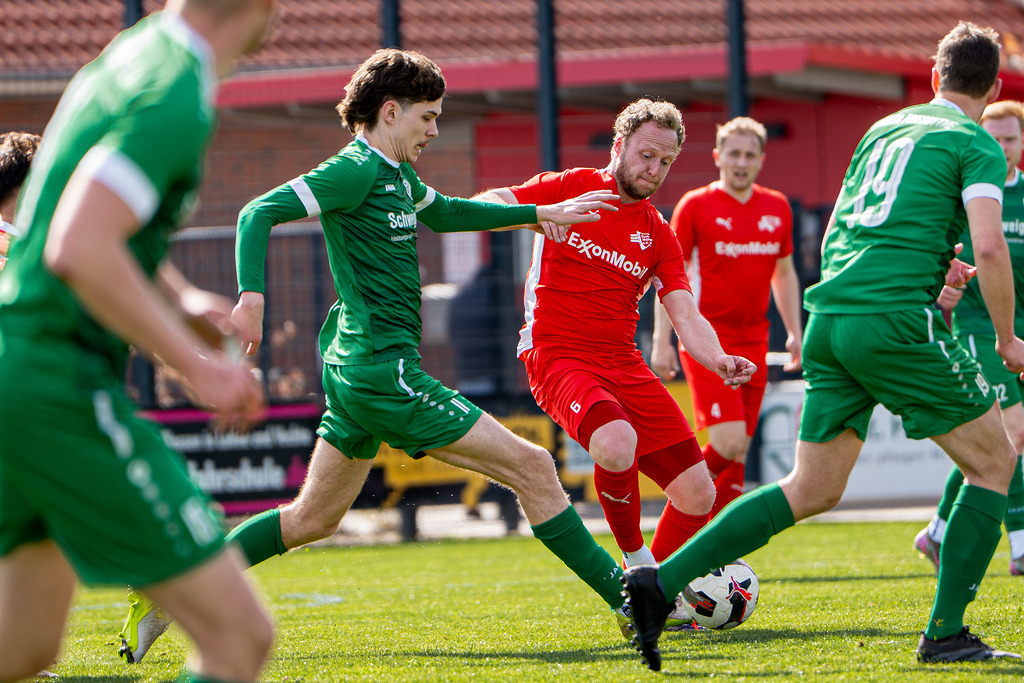 Fußball I Herren I Saison 2025-2026 I Bezirksliga Weser-Ems 4 I 26. Spieltag I VFL Oythe - SV Hansa Friesoythe I 20257 | jns.sportfotos - Realisiert mit Pictrs.com