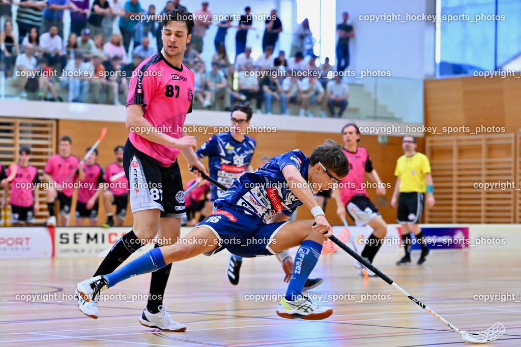 VSV Unihockey vs. Wiener Floorballferein 6.4.2024 | #16 Manuel Flaschberger VSV Unihockey, #87 Christian Lindquist Wiener Floorballverein, VSV Unihockey vs. Wiener Floorballferein 6.4.2024, VSV Unihockey vs. Wiener Floorballferein  am 06.04.2024 in Villach (Ballspielhalle St. Martin), Austria, (Photo by Bernd Stefan)