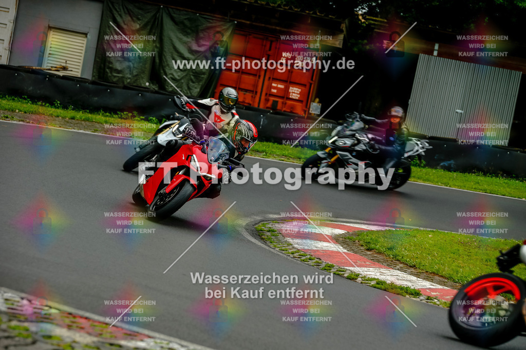 VBK-4205 | Hier findet Ihr Bilder von Touristenfahrten auf der Nürburgring Nordschleife oder von anderen Veranstaltungen die ich besucht habe. Viel Spass beim Durch Schauen 